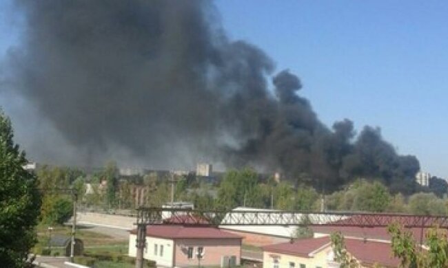 В Харькове горит нефтебаза (фото)