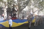 День Независимости Украины: в Одессе сотни ветеранов АТО развернули гигантский флаг, кадры шествия воинов