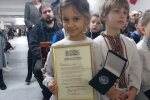 Девочка получила медаль от Залужного, фото Ивано-Франковский ЦКСП