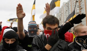 Россия свозит неонацистскую символику на Донбасс для провокаций