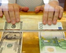 Курс валют в Украине: гривна резко теряет позиции
