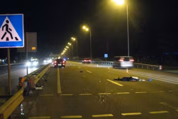 Пешехода переехали четыре машины 