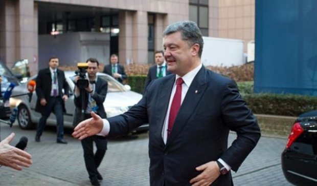 Главное за ночь: тайные встречи Порошенко и химугроза на Донбассе