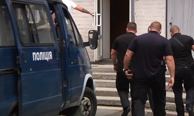 У Дніпрі смаглявий красень зник дорогою на дачу - особливі прикмети та фото