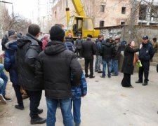 Жители Николаева жалуются на строительство АТБ во дворе жилого дома