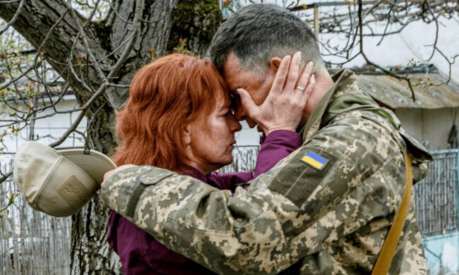 Военный с женой