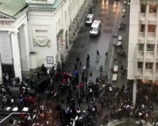 Відомий виконавець розв'язав війну з поліцією: влада ввела спецназ