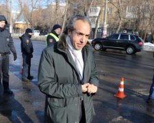 Скандально известный миллионер выкупил издание возлюбленного Камалии 