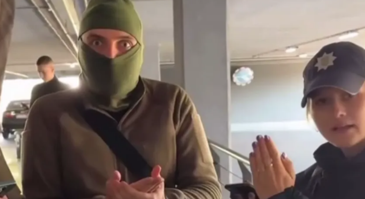 ТЦК в балаклаві. Фото: скрін YouTube