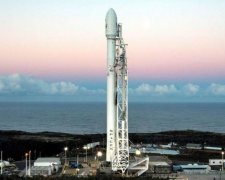 Запуск ракеты Falcon 9 засняли на видео