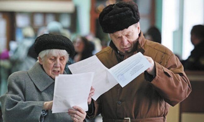 Працюючим пенсіонерам скоротили виплати 
