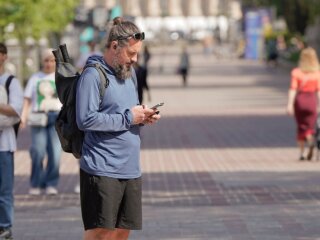Абонент Киевстар с телефоном
