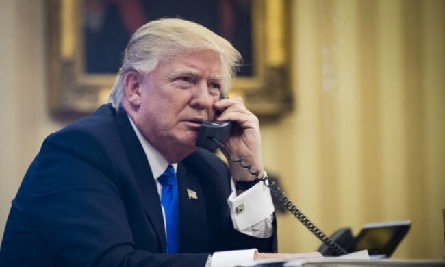 У Трампа засекретили тему разговора с Порошенко