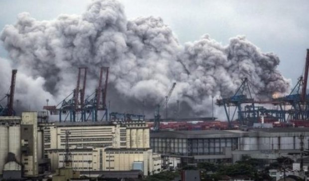Вибухи та токсична хмара над бразильським містом (відео)