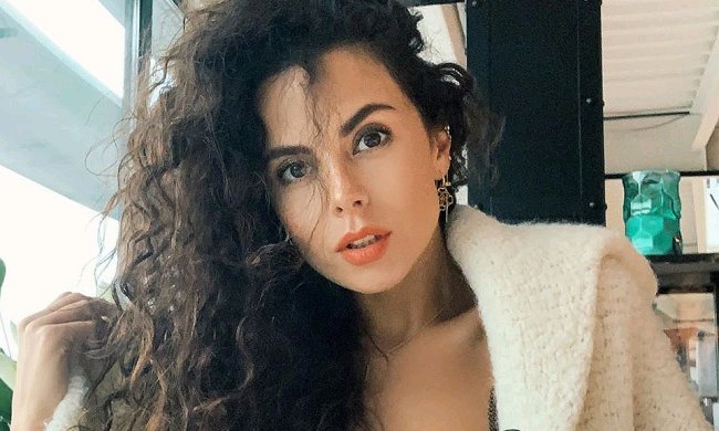 Настя Каменских похвалилась сочными формами в прозрачном белье: "Потап, ты настоящий счастливчик"