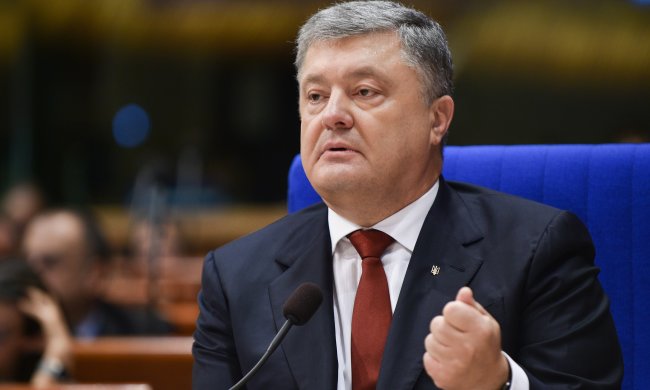 Луценко пояснив, чому Порошенко не з'явився на допит