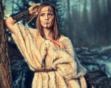 У мережі пускають слинки: провідницю звільнили через інтимні фото