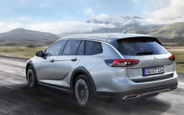 Opel представил внедорожник Insignia Country Tourer 
