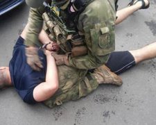 На Буковині перекрили канал поставок зброї з Донбасу (фото)