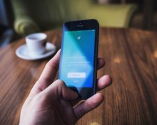 Акції Twitter обвалили боти