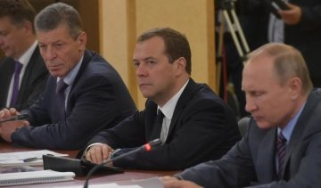 Медведєв розповів про покращення та вводить продуктові картки