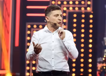 Зеленский показал Тимошенко копчик: во второй тур может и не пройти
