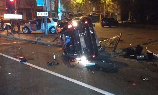 Алкоголь, автомат і п'яний кураж: у Донецьку розбився один з ватажків "ДНР", деталі аварії