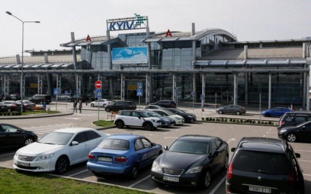 Главное за ночь: ЧП в аэропорту Киева и героическая смерть украинца