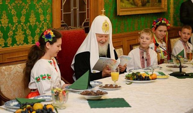 Українські діти розважали московського патріарха Кирила (фото, відео)