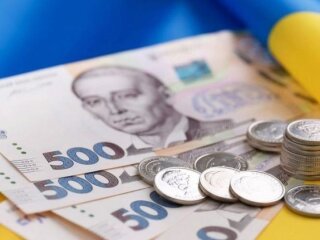 Денежные купюры — выплаты и помощь украинцам с июня