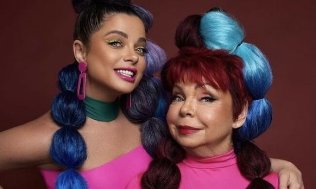 Наташа Королева превратила свою 75-летнюю маму в Статую Свободы с розовыми волосами: "Чтобы не делать себе нервы"
