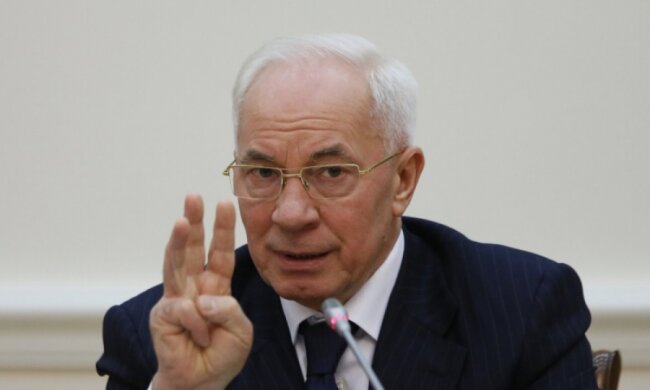 Азаров розгледів схожість між Україною та КНДР