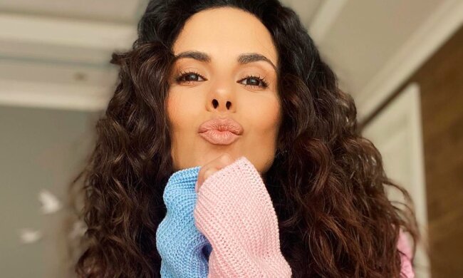 Настя Каменских, instagram.com/kamenskux/