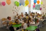 Навчання у школі, кадр з відео