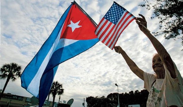  США смягчили санкции против Кубы