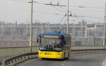 Відмовили гальма: переповнений тролейбус протаранив маршрутку