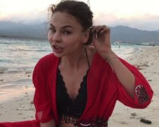 Кілька годин відео з "постільними запливами" Насті Рибки злили у мережу