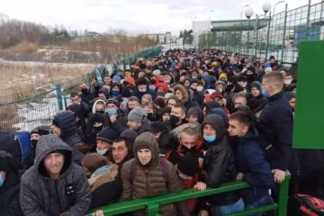 Тысячи украинцев застряли на границе с Польшей: заставляют мерзнуть ради злотых