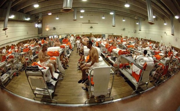 Американские тюрьмы закроются из-за насилия 