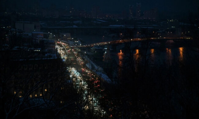 Київ взимку під час відключень світла