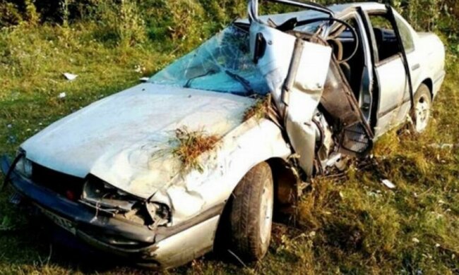 Жуткая авария с переворотом забрала жизни двоих людей