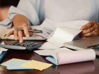 Коммунальные платежки и деньги
