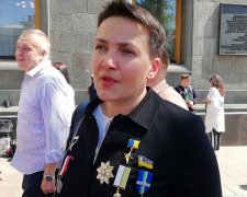 Савченко заткнула за пояс всіх нардепів на інавгурації Зеленського: вбралася, як ялинка