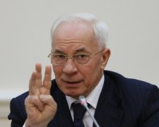 Азаров розгледів схожість між Україною та КНДР