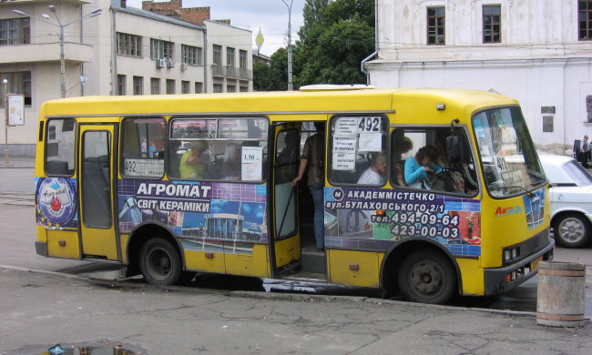 Пасажир нахабно вимагав говорити роcійською, покарали всією маршруткою: найкращий приклад українізації