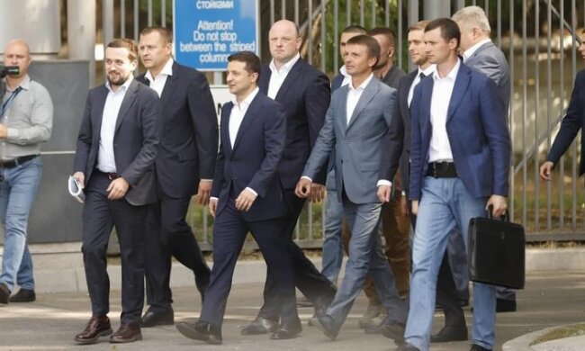 Зеленський, Богдан і Філатов скуштували пива в Дніпрі: зметикували на трьох і поговорили про справи