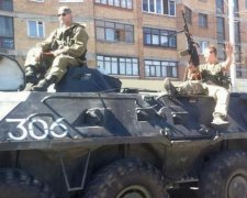 Боевики в центре Горловки устроили "праздничную" выставку тяжелого вооружения