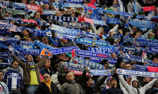 Фанаты "Порту" жаждали крови своих футболистов (видео)