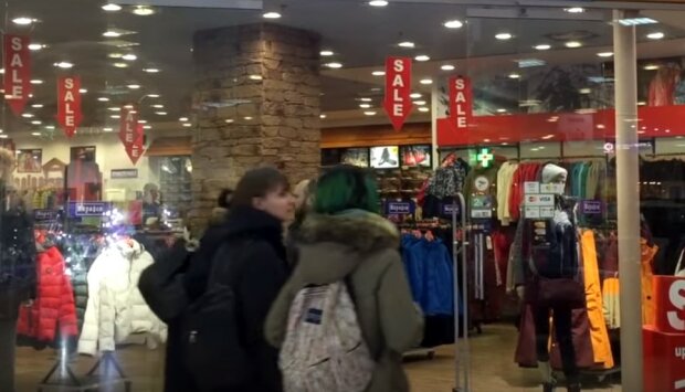 магазин одежды, скриншот с видео