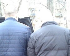 Поліцейські в Одесі попались на хабарі в 50 тисяч гривень